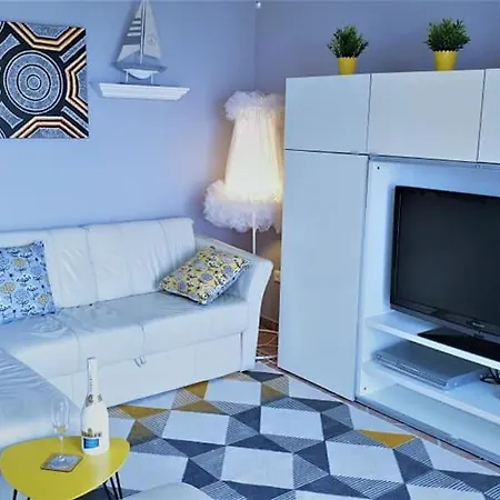Balancaa Beach - Vizparti, Teraszos, Kertkapcsolatos Apartman Az Aranyparton