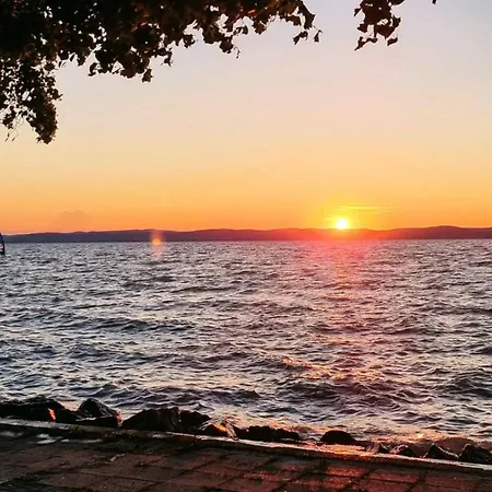 Balancaa Beach - Vizparti, Teraszos, Kertkapcsolatos Apartman Az Aranyparton Siófok