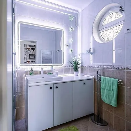 Balancaa Beach - Vizparti, Teraszos, Kertkapcsolatos Apartman Az Aranyparton Apartmán